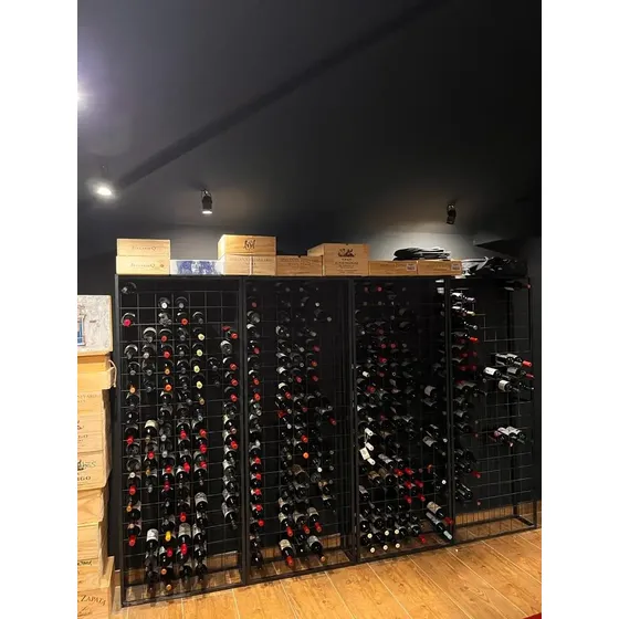 Bodega Vinoteca Cava Vino -60 Botellas- Hierro