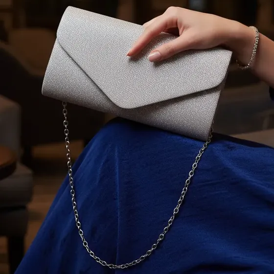 Cartera Cloutch Rigida Fiesta Plateada O Negra Brillosa