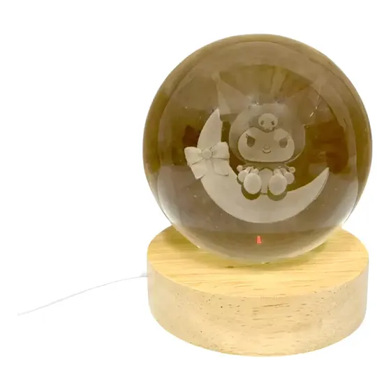 Luz Nocturna Esfera Cristal 3D LED USB 6cm Estructura Madera Kuromi