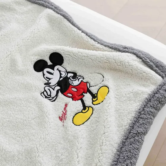 Manta Frazada Doble Con Corderito Mickey Piñata 130x180cm