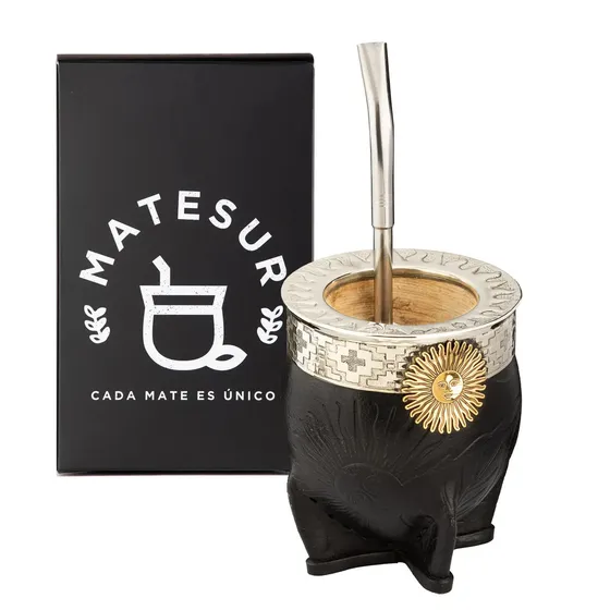 Mate Imperial Argentino Doble Sol De Mayo Cuero Repujado Con Aplique Calado Bronce/alpaca + Bombilla