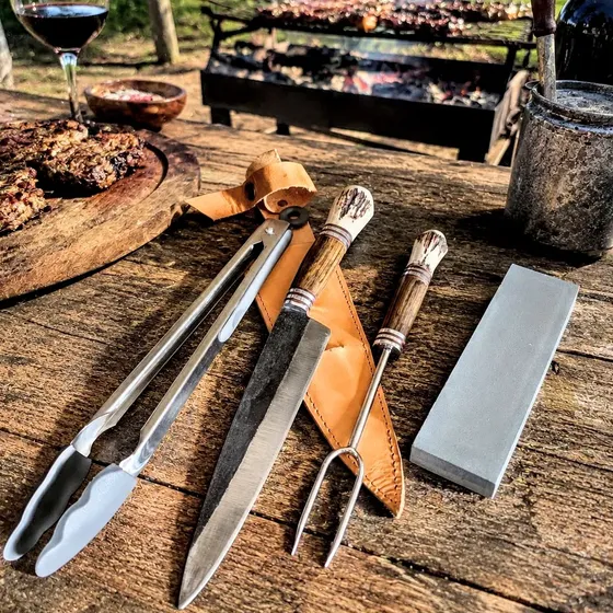 Set Asado Parrilla Cuchillo Tenedor Y Piedra