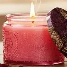 Vela Aromanza Luxe Vidrio Premium X1u Frag. Bulgarian Rose Color Rosa Chicle